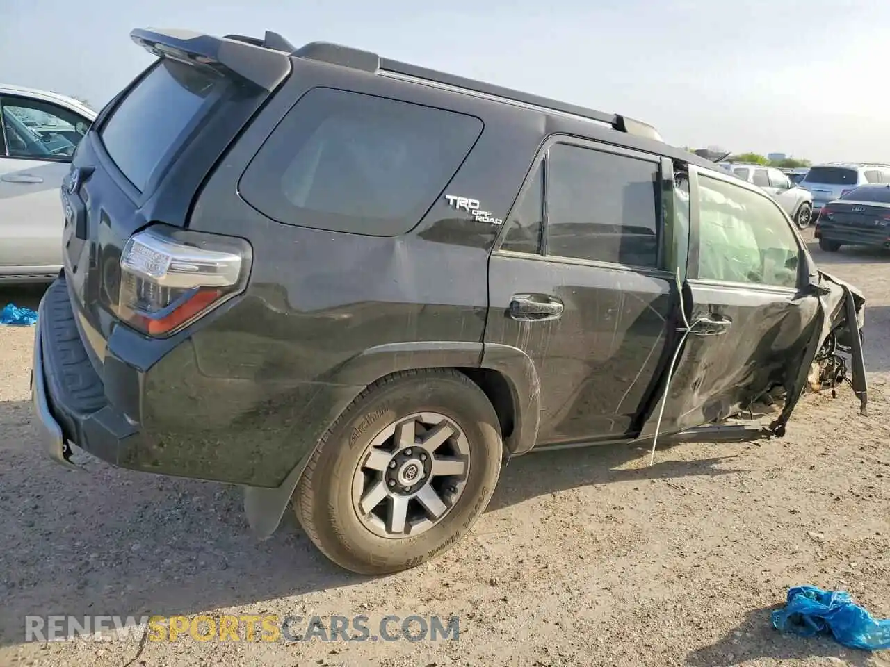 3 Фотография поврежденного автомобиля JTEPU5JR2P6120527 TOYOTA 4RUNNER 2023