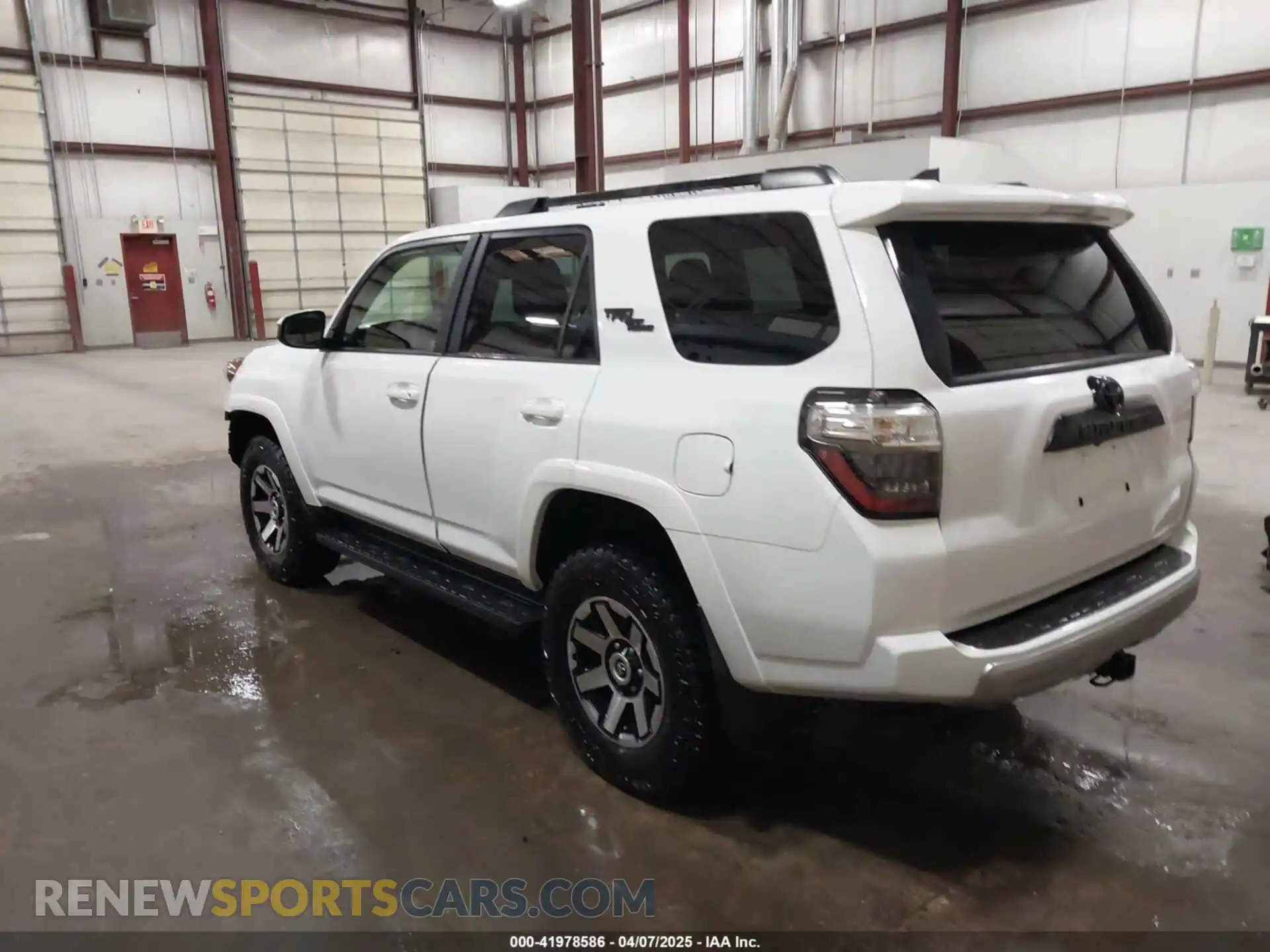 3 fotografías del automóvil dañado JTEPU5JR3P6152953 TOYOTA 4RUNNER 2023