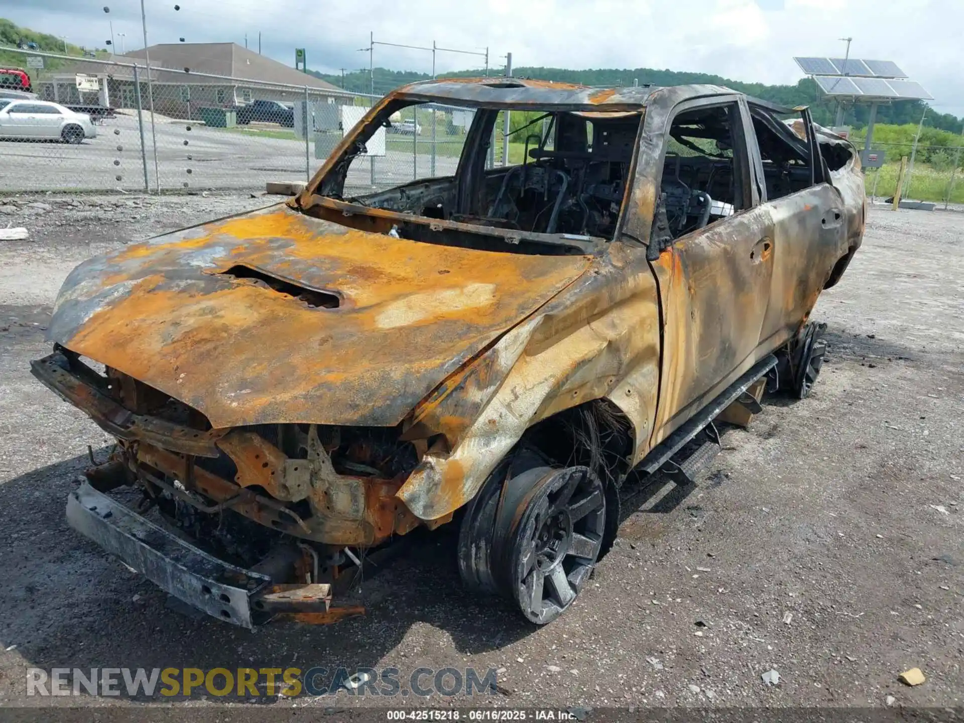 2 Фотография поврежденного автомобиля JTERU5JR1P6200734 TOYOTA 4RUNNER 2023