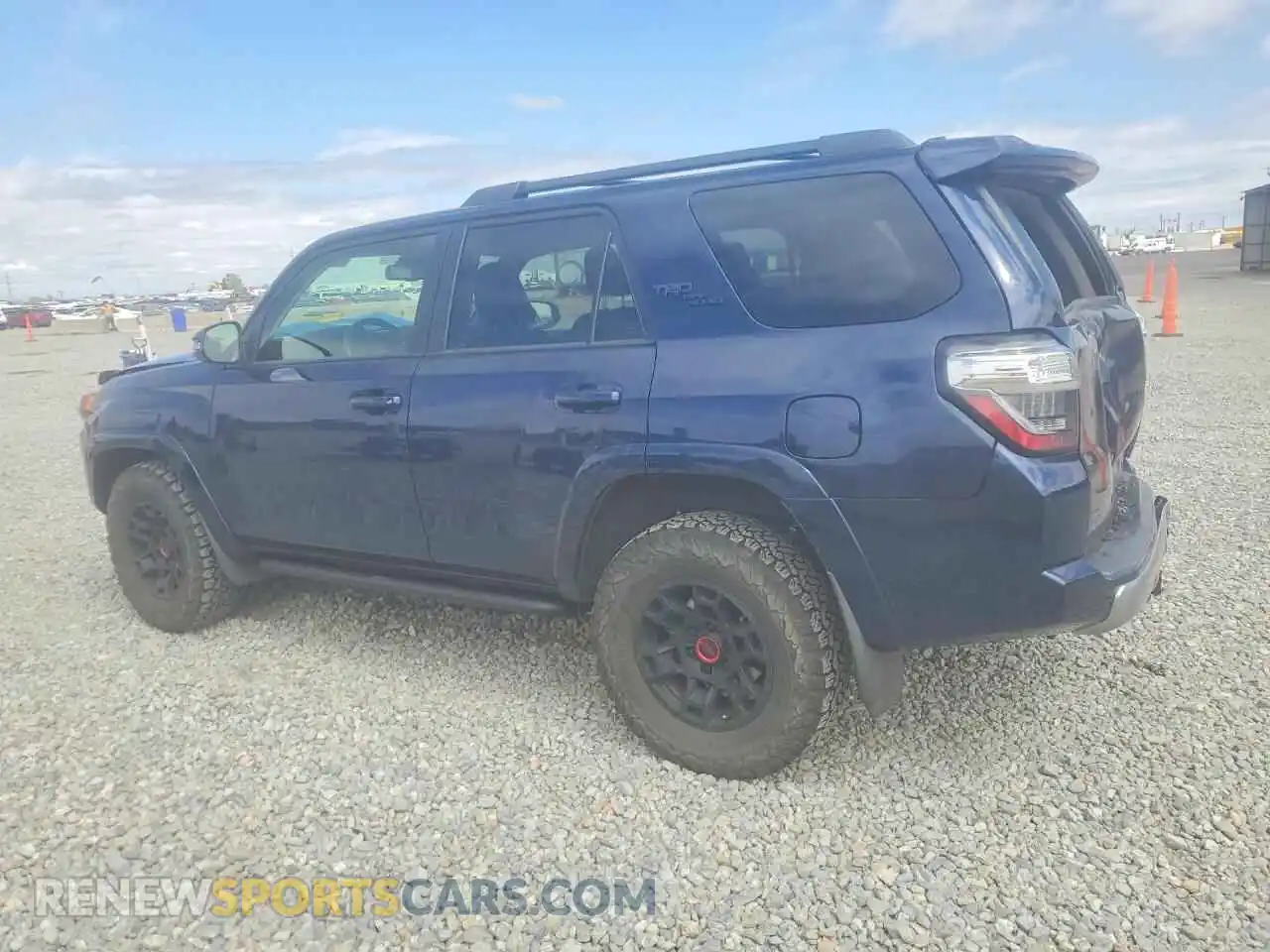 2 Photograph of a damaged car JTERU5JR2P6108838 TOYOTA 4RUNNER 2023