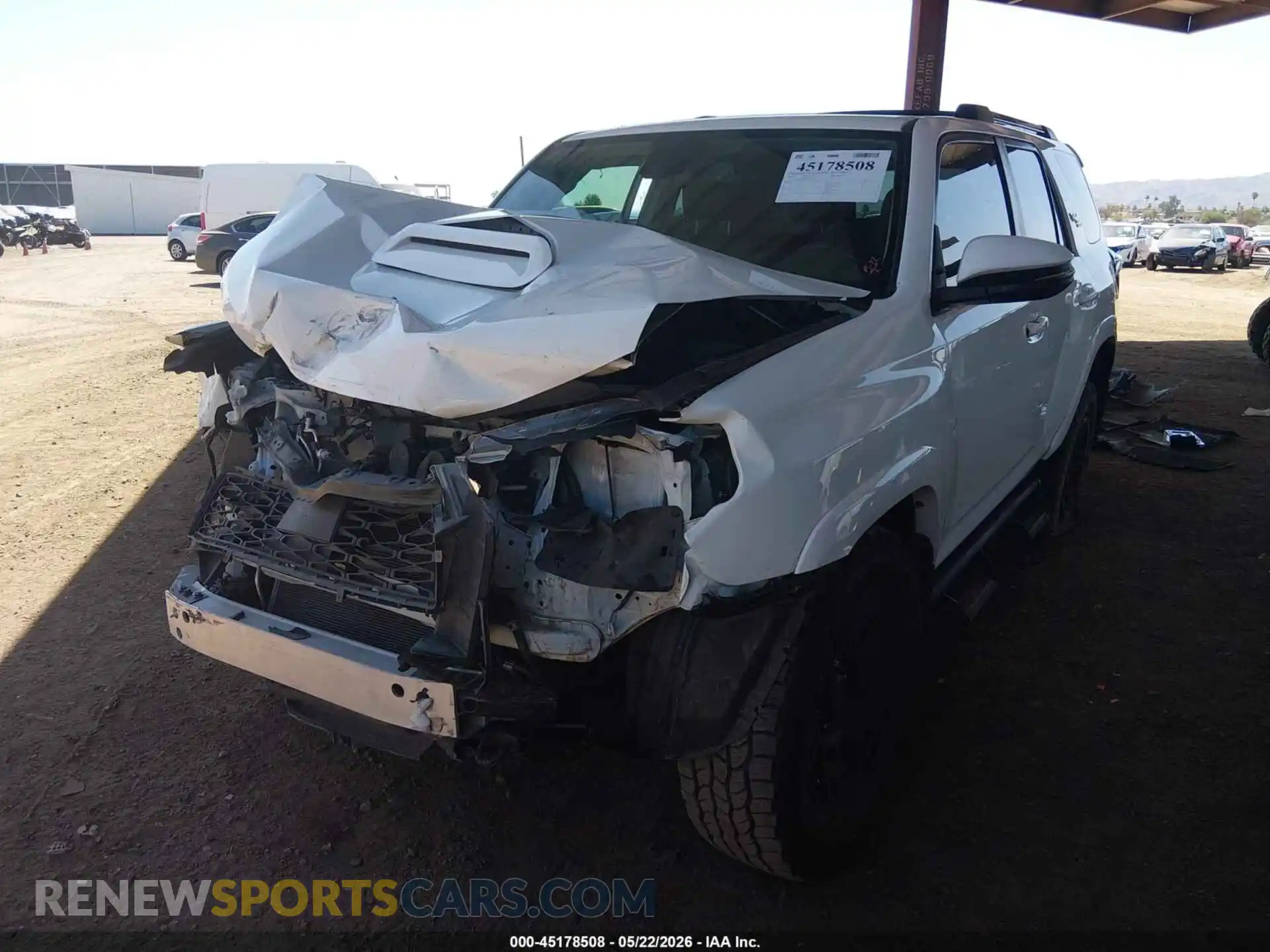 2 fotografías del automóvil dañado JTERU5JR2P6182499 TOYOTA 4RUNNER 2023