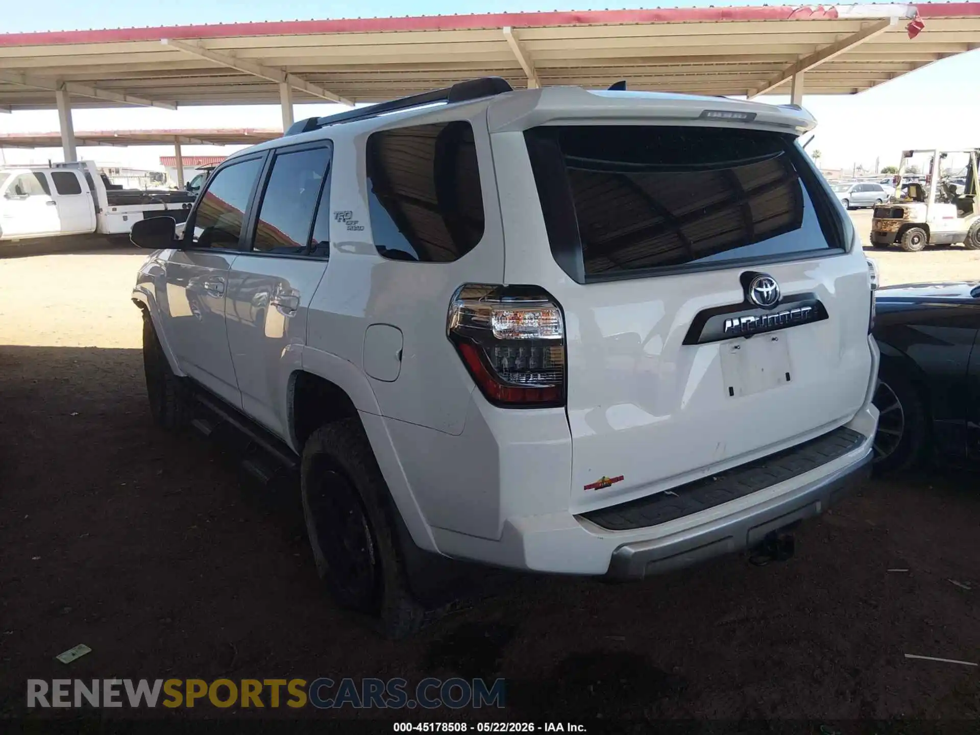 3 fotografías del automóvil dañado JTERU5JR2P6182499 TOYOTA 4RUNNER 2023
