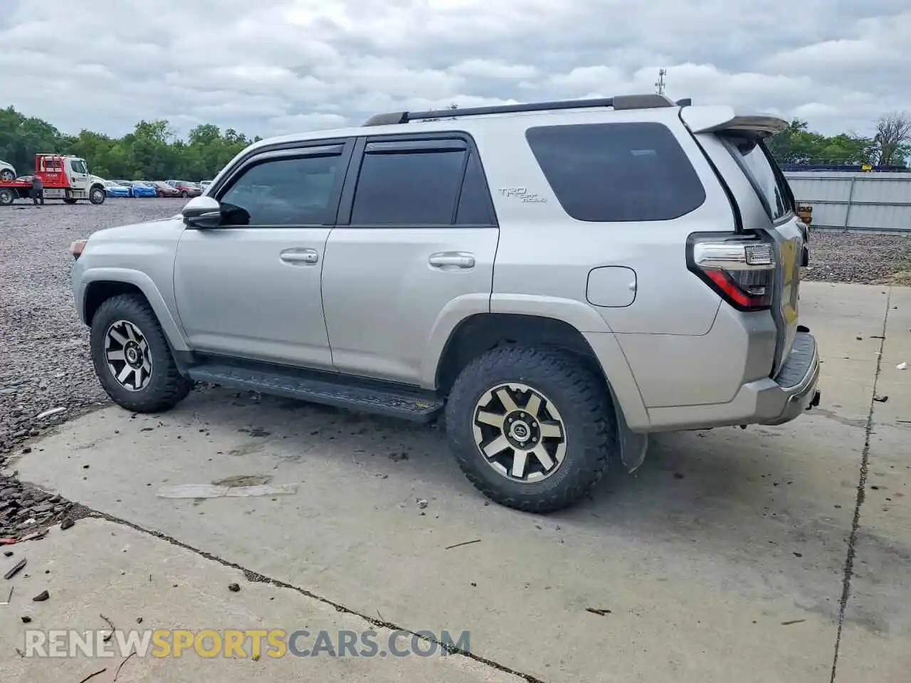 2 Photograph of a damaged car JTERU5JR3P6134722 TOYOTA 4RUNNER 2023