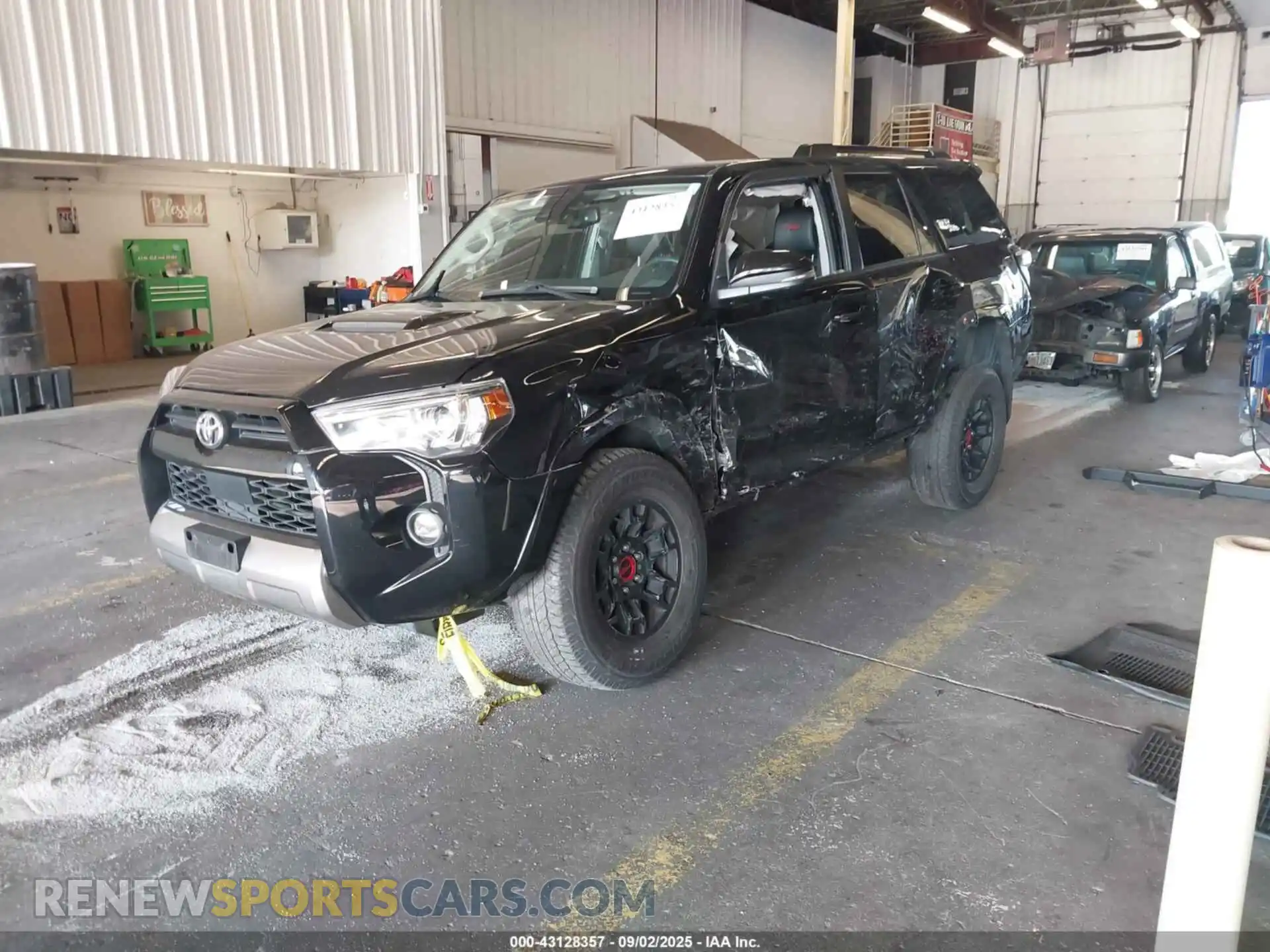 2 fotografías del automóvil dañado JTERU5JR6P6104548 TOYOTA 4RUNNER 2023