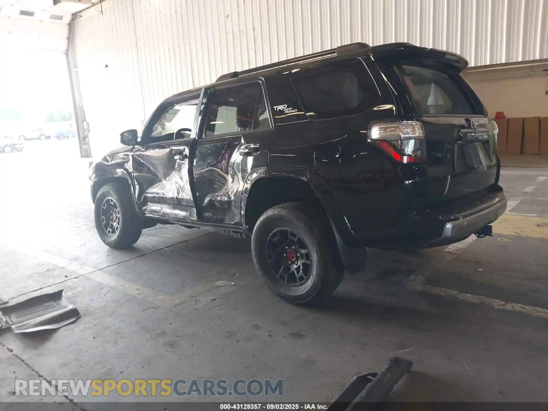 3 fotografías del automóvil dañado JTERU5JR6P6104548 TOYOTA 4RUNNER 2023