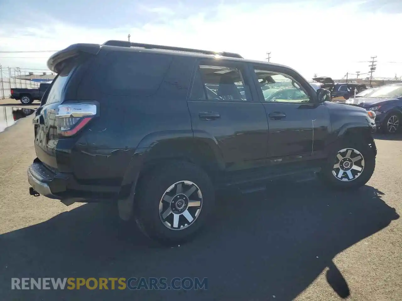 3 Photograph of a damaged car JTERU5JRXP6146737 TOYOTA 4RUNNER 2023