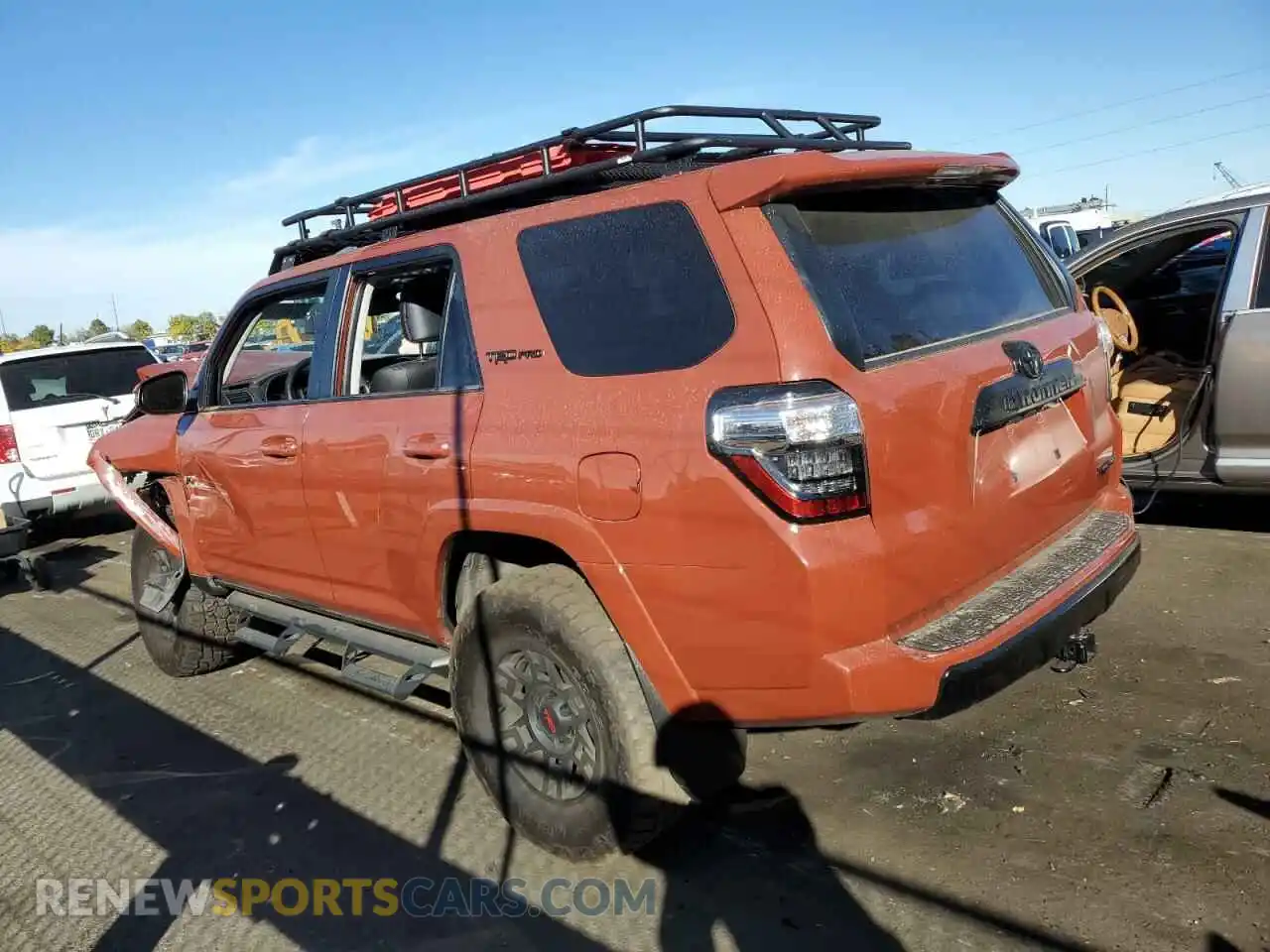 2 Фотография поврежденного автомобиля JTELU5JR5R6243160 TOYOTA 4RUNNER 2024