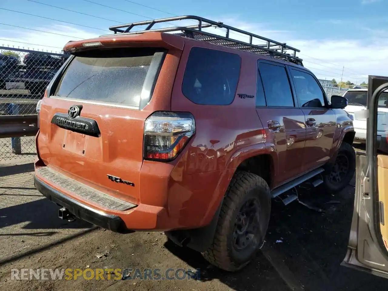3 Фотография поврежденного автомобиля JTELU5JR5R6243160 TOYOTA 4RUNNER 2024