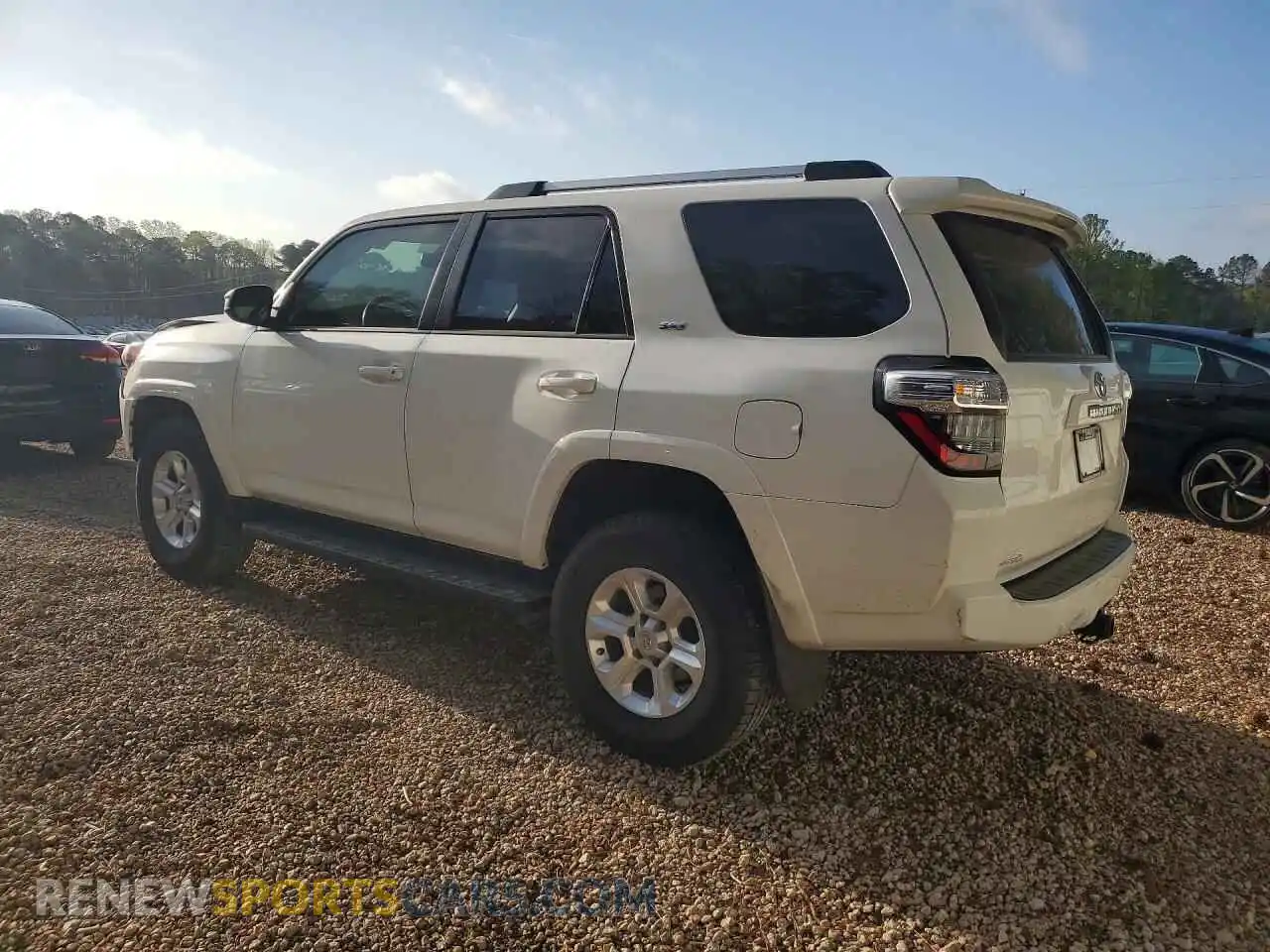 2 Photograph of a damaged car JTEMU5JR1R6247694 TOYOTA 4RUNNER 2024