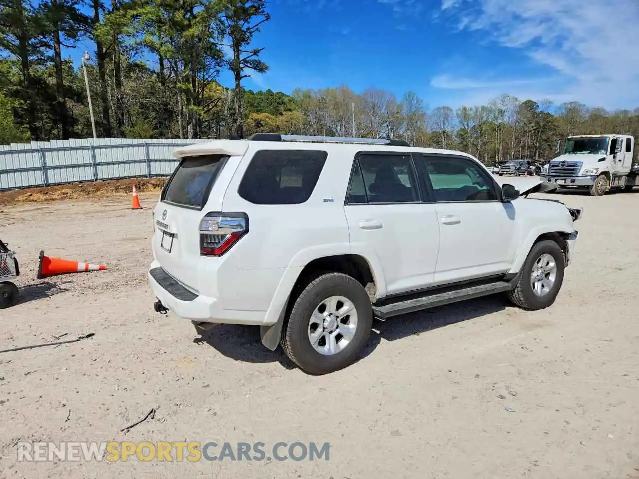 3 Photograph of a damaged car JTEMU5JR1R6247694 TOYOTA 4RUNNER 2024