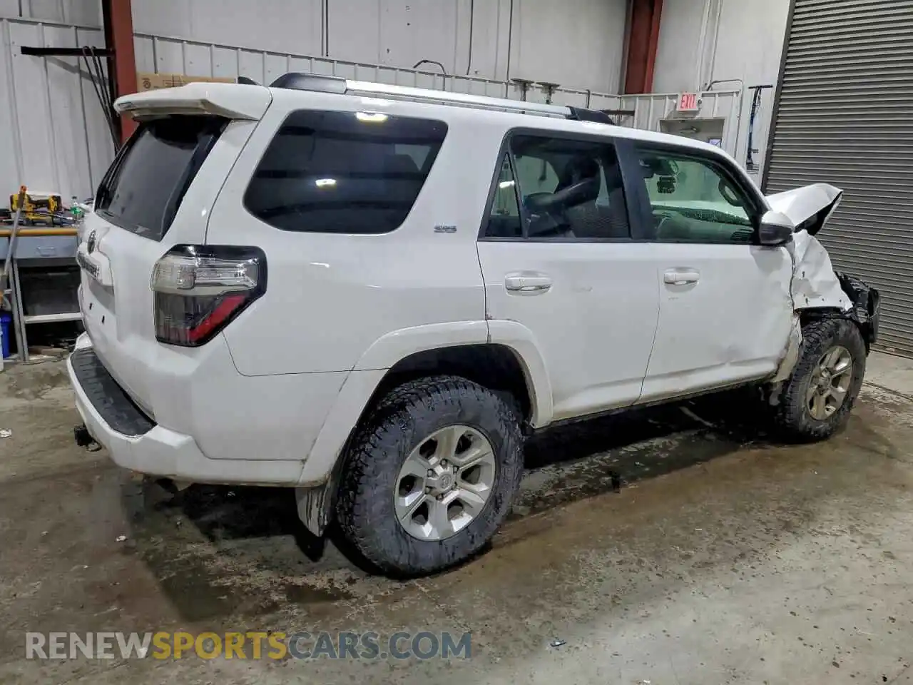 3 fotografías del automóvil dañado JTEMU5JR2R6284317 TOYOTA 4RUNNER 2024
