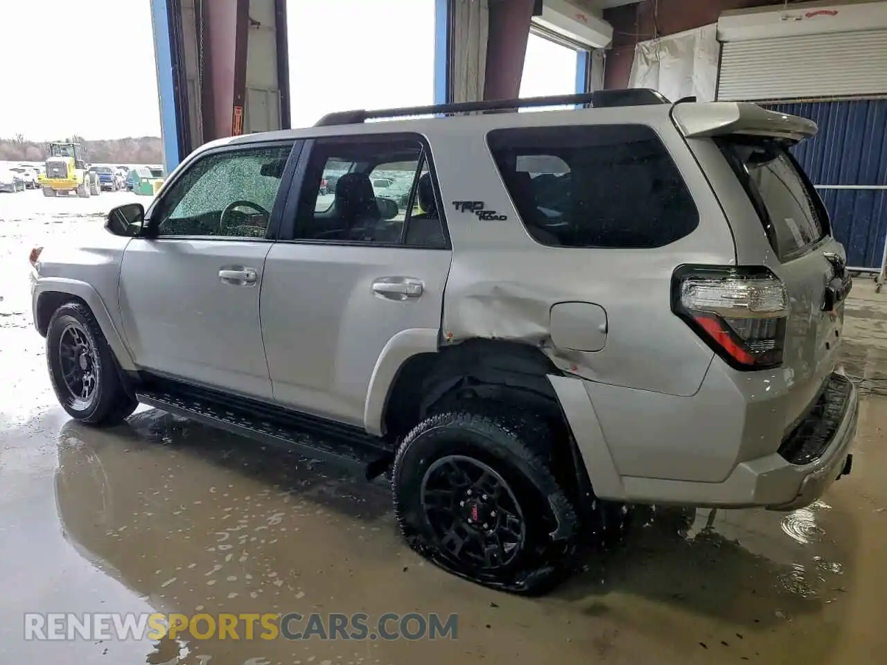 2 Photograph of a damaged car JTERU5JR5R6294314 TOYOTA 4RUNNER 2024