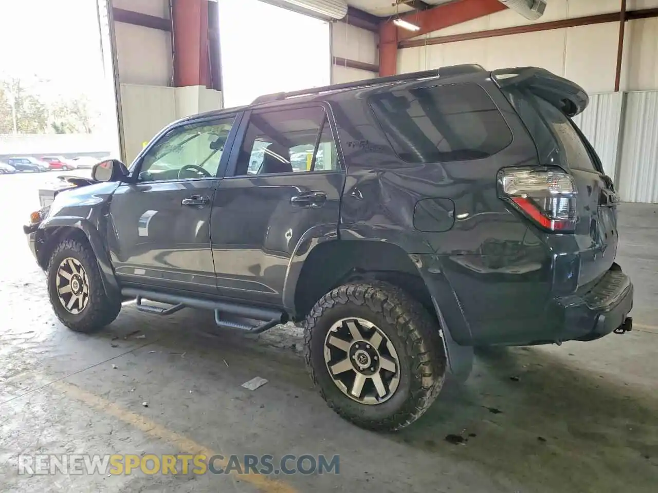 2 fotografías del automóvil dañado JTERU5JR7R6246331 TOYOTA 4RUNNER 2024