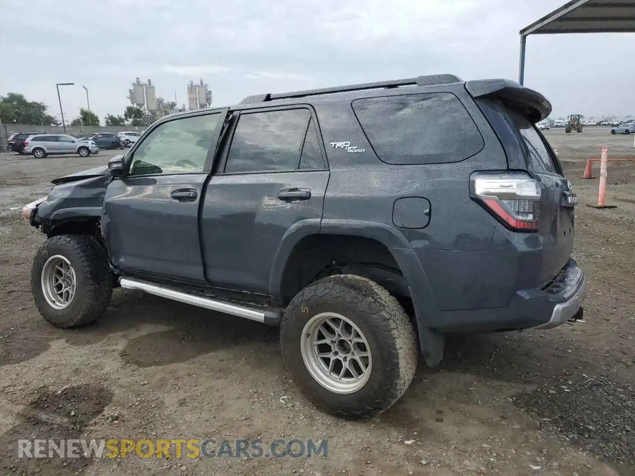 2 Photograph of a damaged car JTERU5JR7R6258575 TOYOTA 4RUNNER 2024