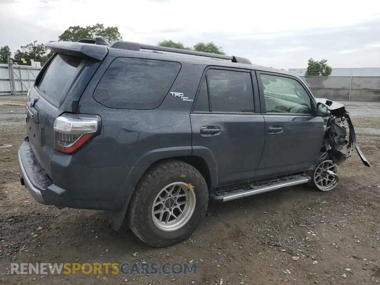 3 Photograph of a damaged car JTERU5JR7R6258575 TOYOTA 4RUNNER 2024