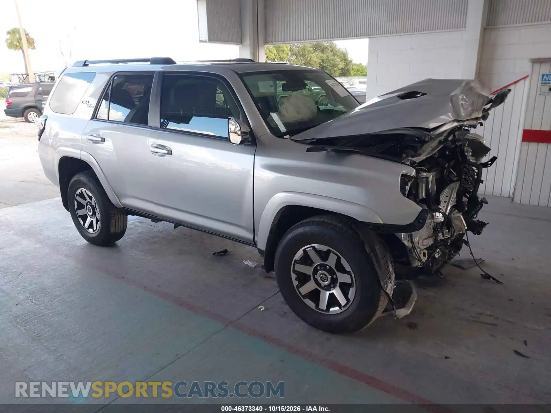 1 Фотография поврежденного автомобиля JTERU5JR8R6234012 TOYOTA 4RUNNER 2024