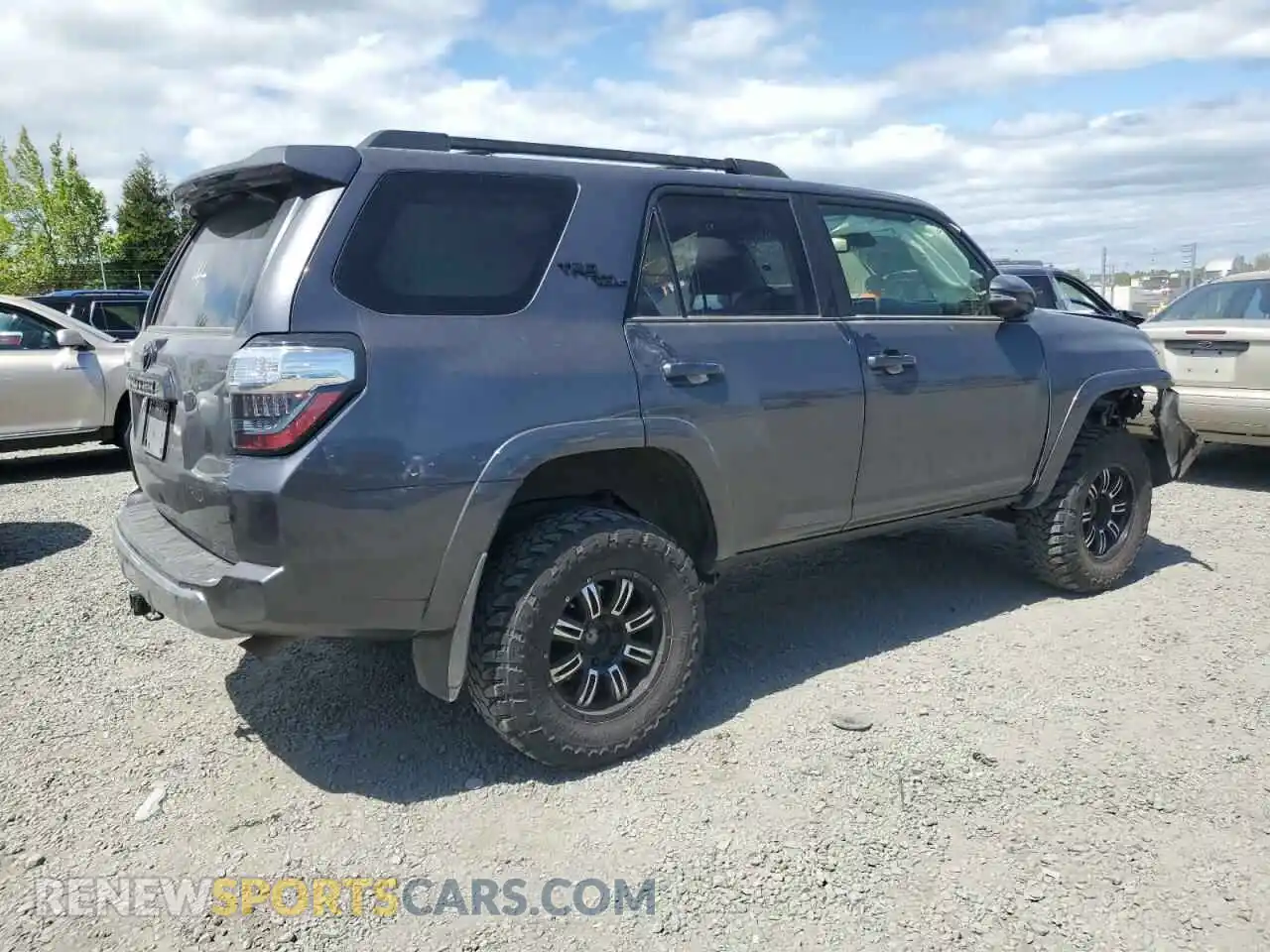 3 Фотография поврежденного автомобиля JTERU5JR2P6103722 TOYOTA 4RUNNER SE 2023