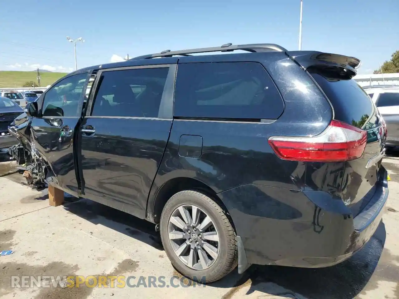 2 Photograph of a damaged car 5TDDZ3DCXKS216743 TOYOTA All Models 2019