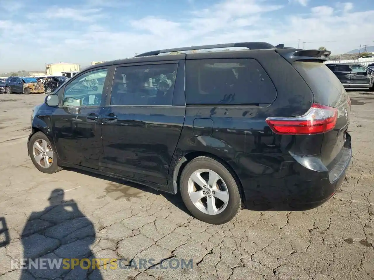 2 Photograph of a damaged car 5TDKZ3DC1LS024068 TOYOTA All Models 2020
