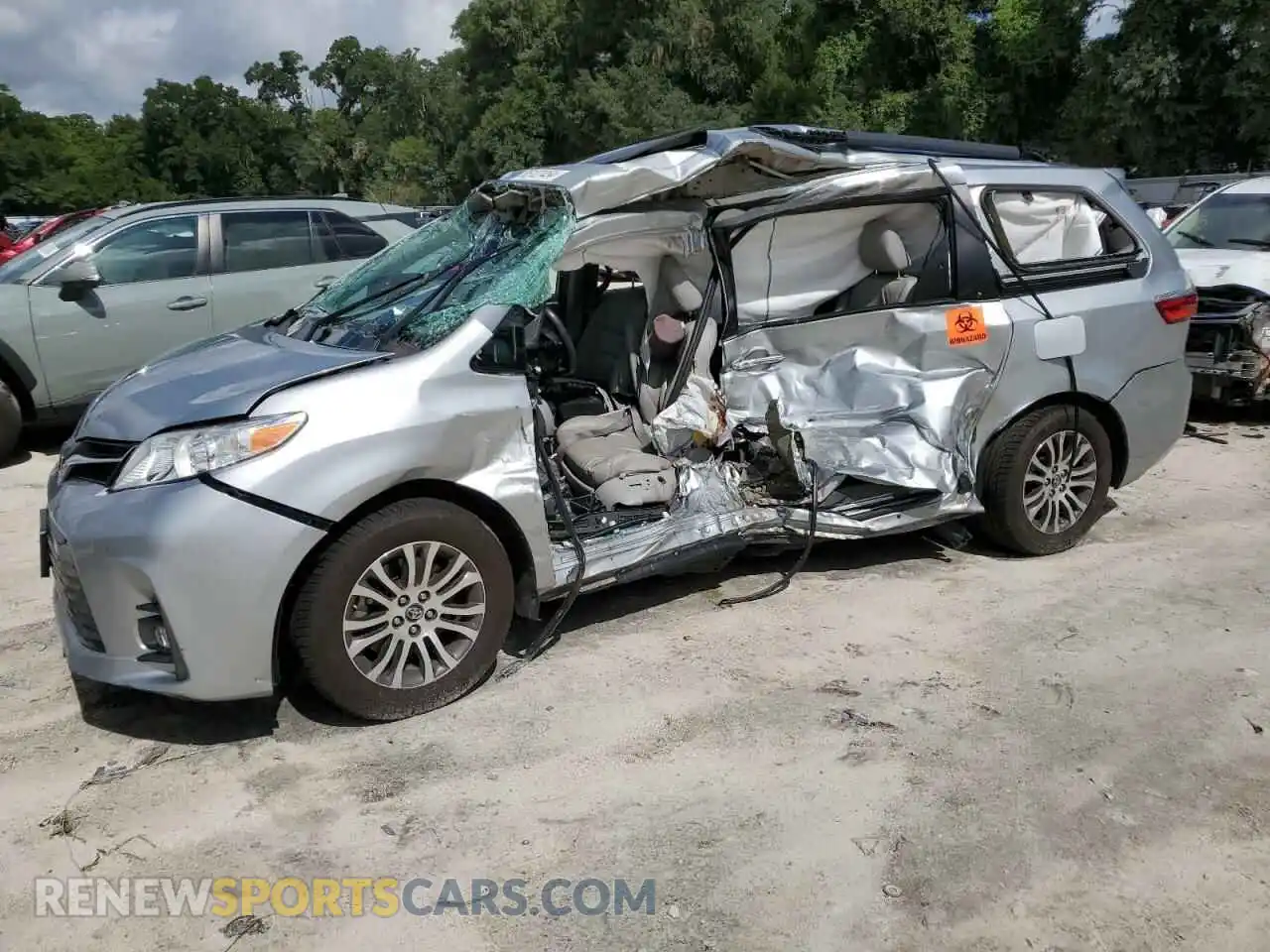 1 Photograph of a damaged car 5TDYZ3DC0LS034178 TOYOTA All Models 2020