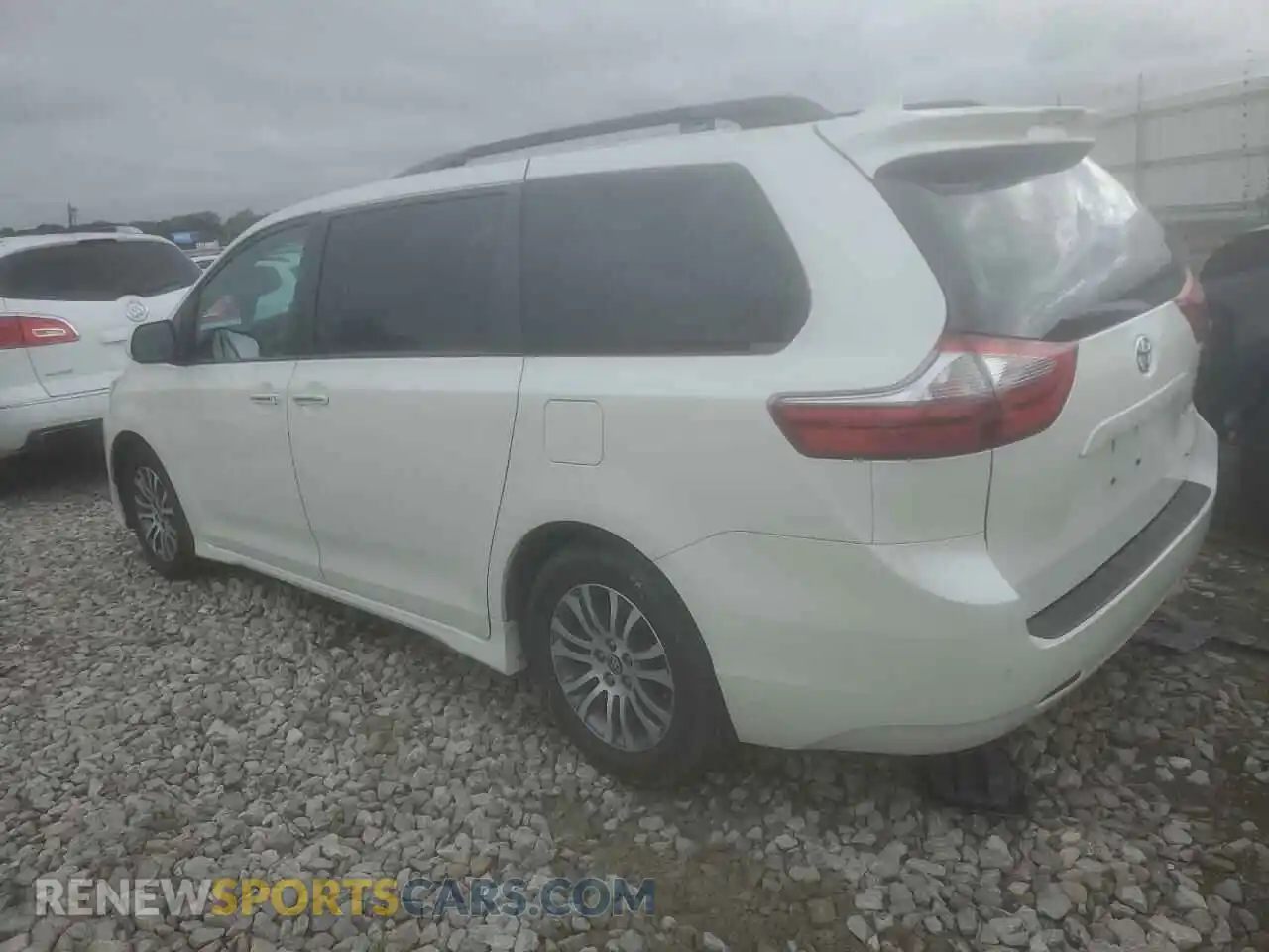 2 Photograph of a damaged car 5TDYZ3DC0LS062501 TOYOTA All Models 2020