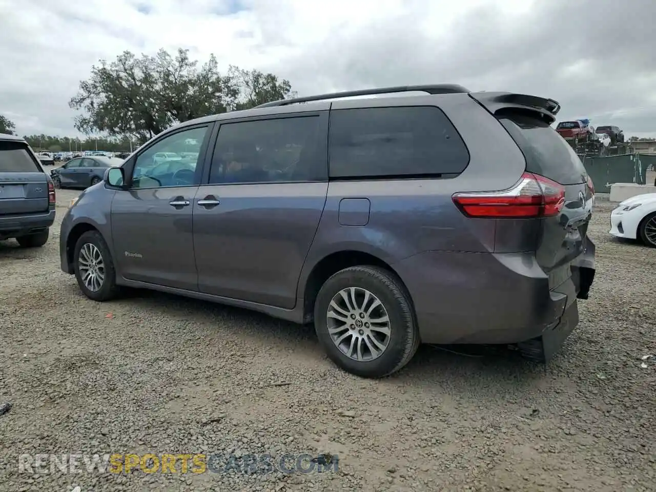 2 Photograph of a damaged car 5TDYZ3DC1LS064743 TOYOTA All Models 2020