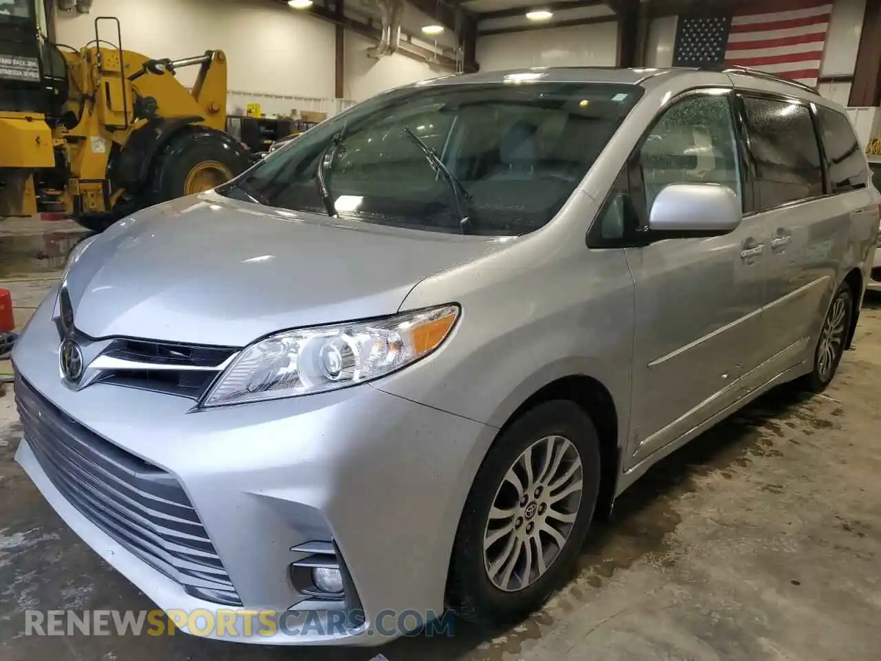 1 Photograph of a damaged car 5TDYZ3DC2LS075234 TOYOTA All Models 2020