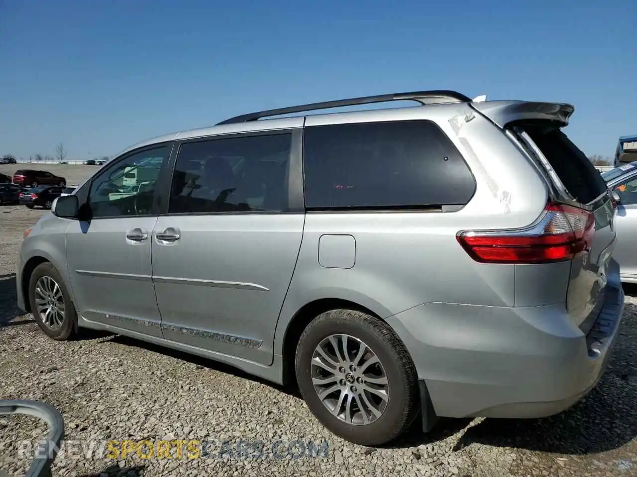 2 Photograph of a damaged car 5TDYZ3DC2LS075234 TOYOTA All Models 2020