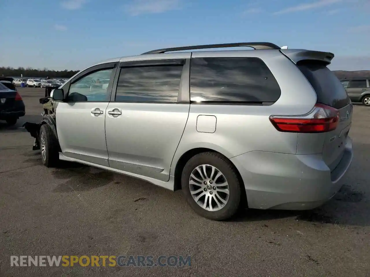 2 Photograph of a damaged car 5TDYZ3DC3LS058801 TOYOTA All Models 2020