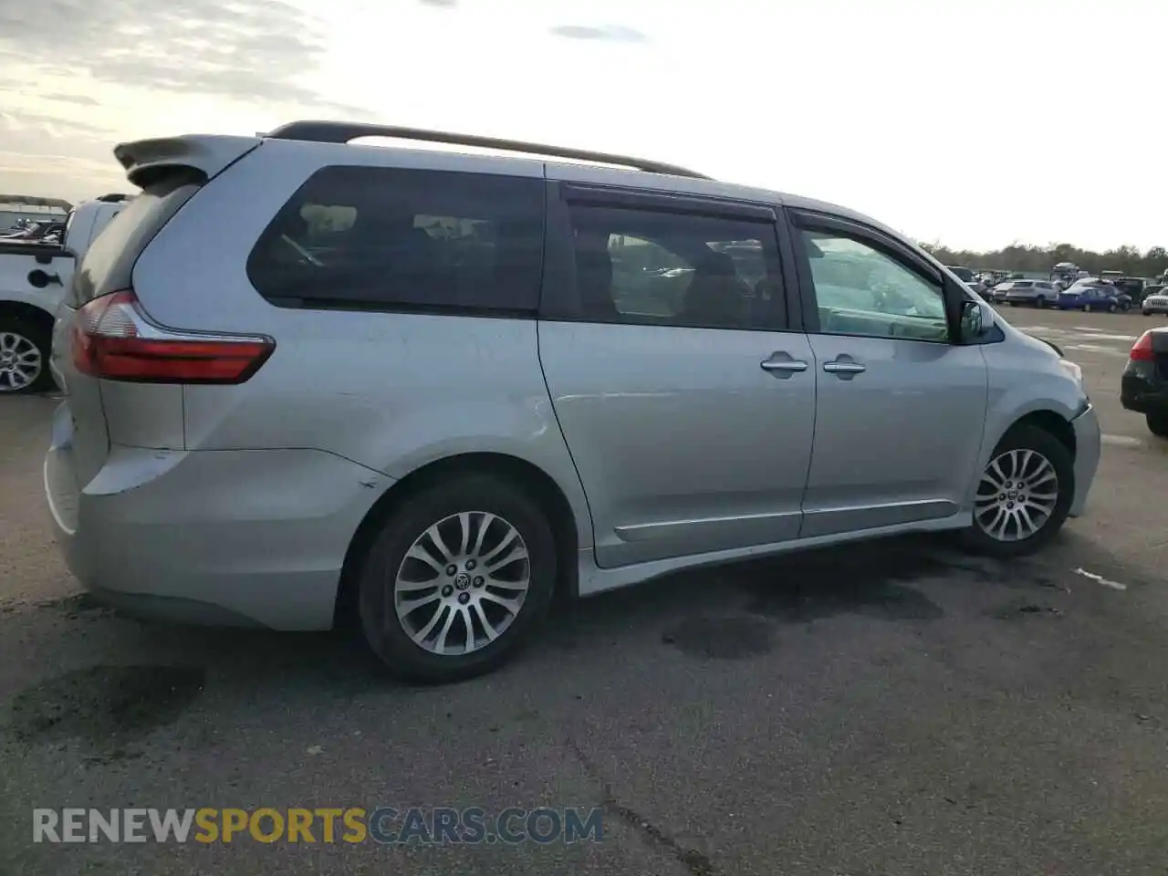 3 Photograph of a damaged car 5TDYZ3DC3LS058801 TOYOTA All Models 2020
