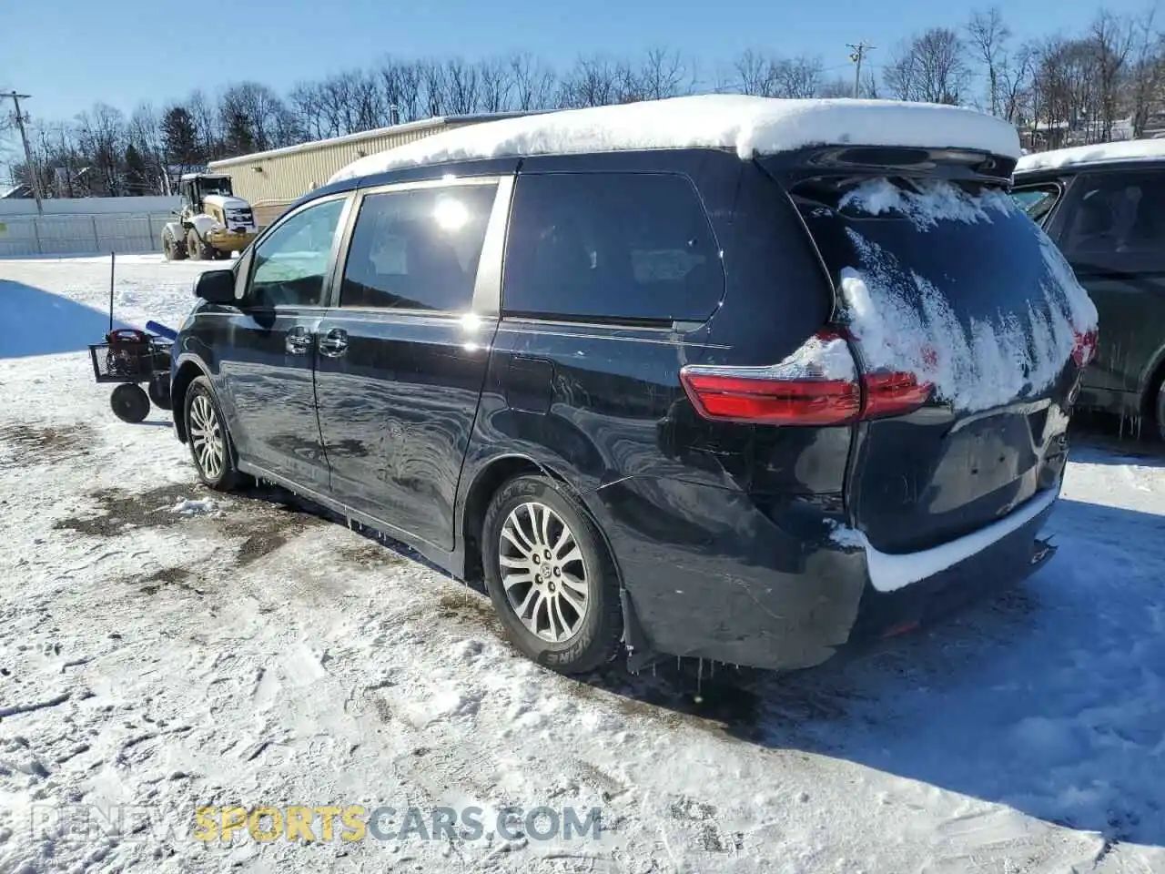 2 Photograph of a damaged car 5TDYZ3DC3LS087795 TOYOTA All Models 2020