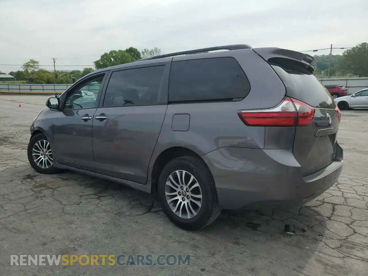 2 Photograph of a damaged car 5TDYZ3DC4LS039447 TOYOTA All Models 2020