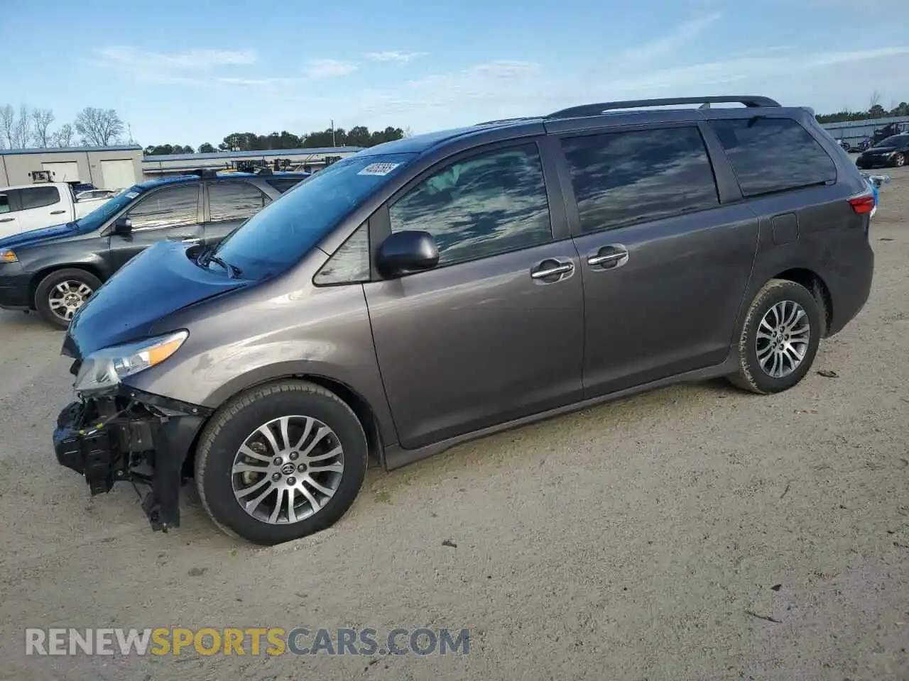 1 Photograph of a damaged car 5TDYZ3DC4LS073596 TOYOTA All Models 2020