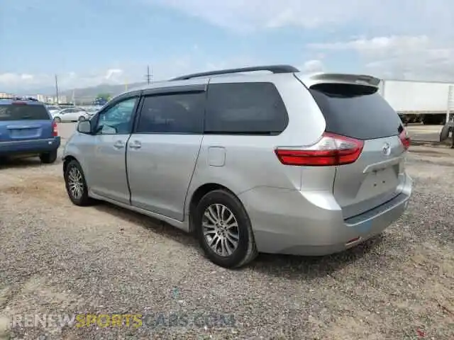 2 Photograph of a damaged car 5TDYZ3DC5LS043720 TOYOTA All Models 2020