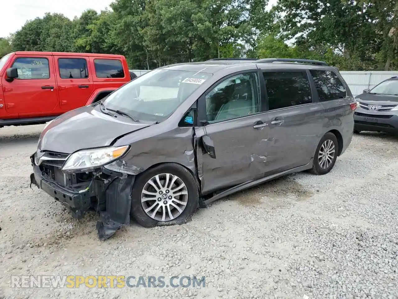 1 Photograph of a damaged car 5TDYZ3DC6LS028501 TOYOTA All Models 2020