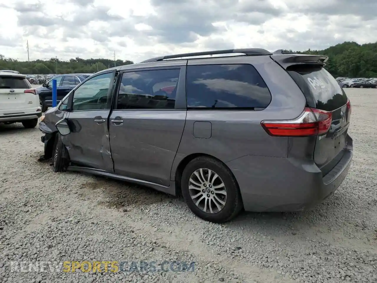 2 Photograph of a damaged car 5TDYZ3DC6LS028501 TOYOTA All Models 2020