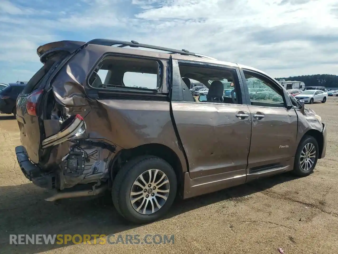 3 Photograph of a damaged car 5TDYZ3DC6LS033245 TOYOTA All Models 2020