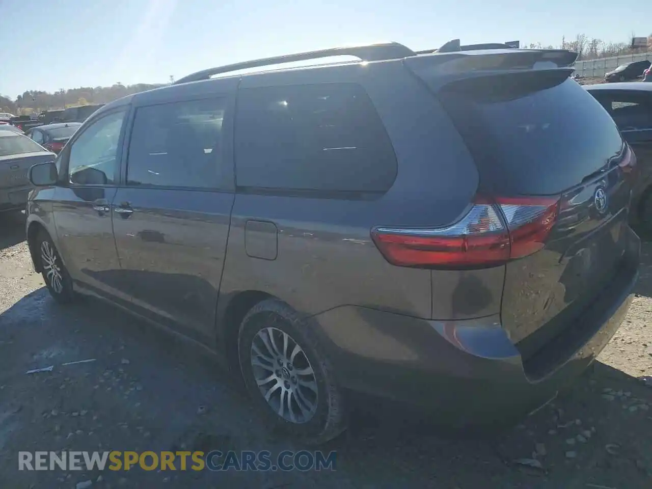 2 Photograph of a damaged car 5TDYZ3DC8LS046854 TOYOTA All Models 2020
