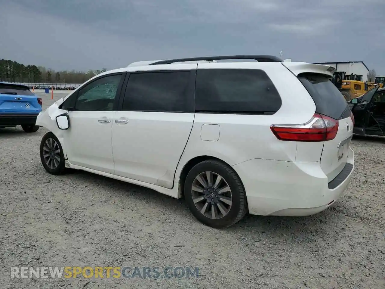 2 Photograph of a damaged car 5TDYZ3DC9LS039153 TOYOTA All Models 2020