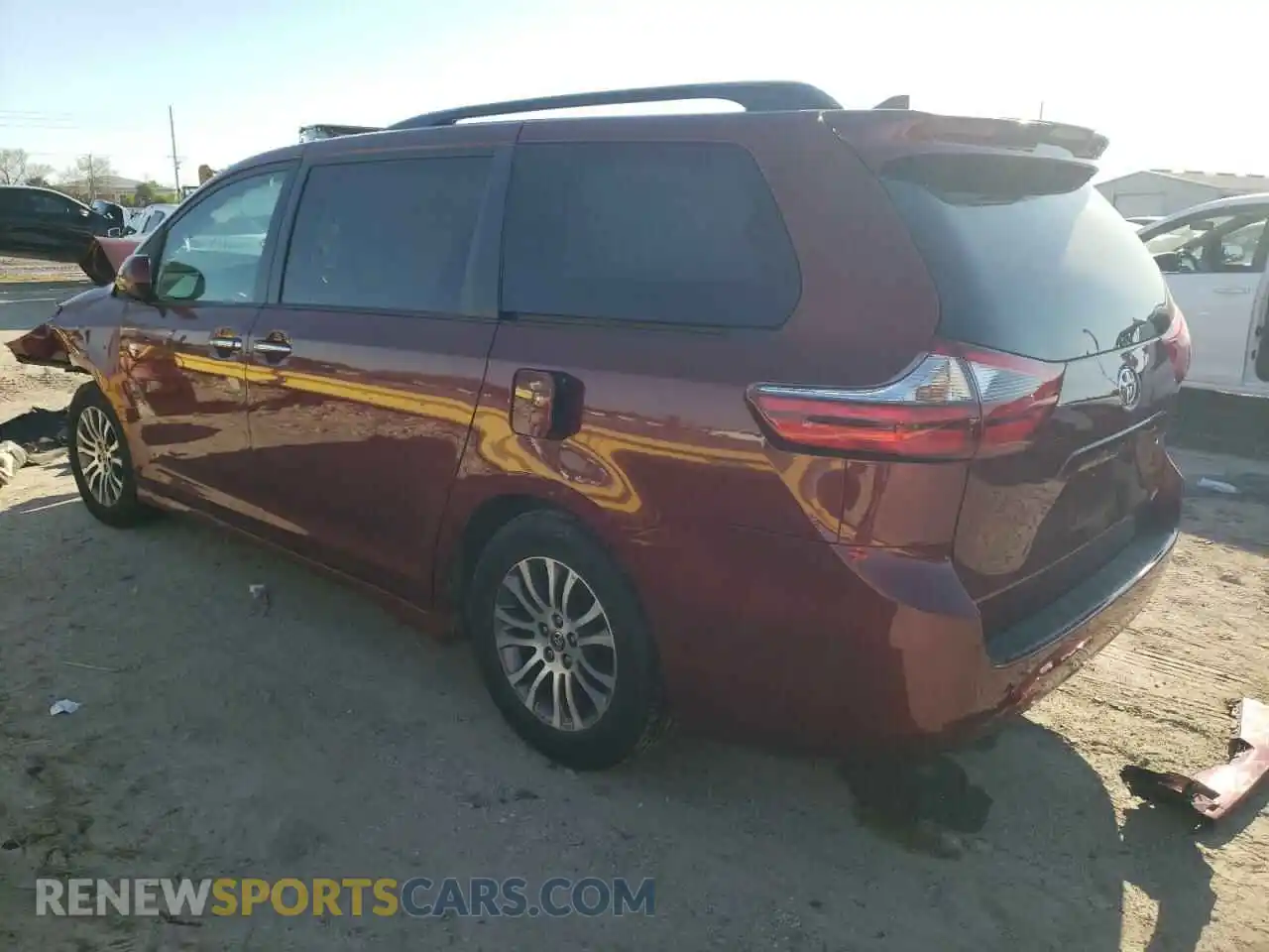 2 Photograph of a damaged car 5TDYZ3DCXLS057094 TOYOTA All Models 2020