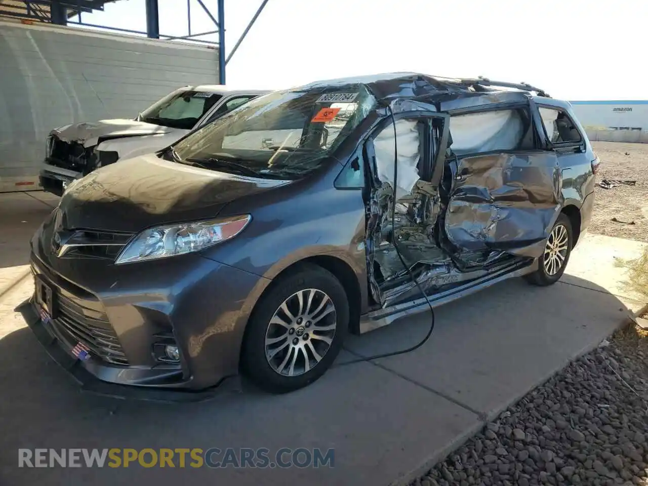 1 Photograph of a damaged car 5TDYZ3DCXLS070394 TOYOTA All Models 2020