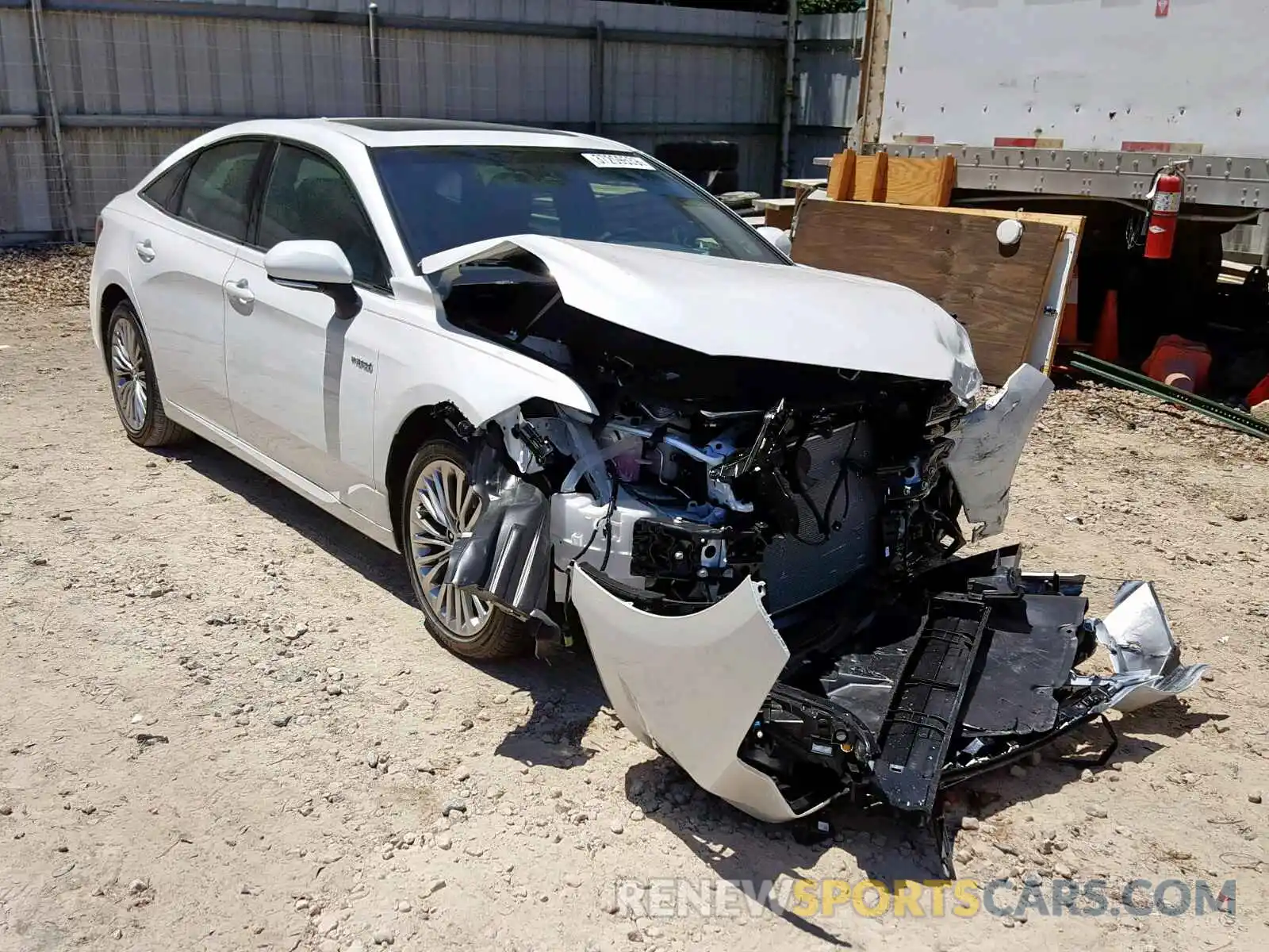1 Photograph of a damaged car 4T1B21FB1KU009668 TOYOTA AVALON 2019