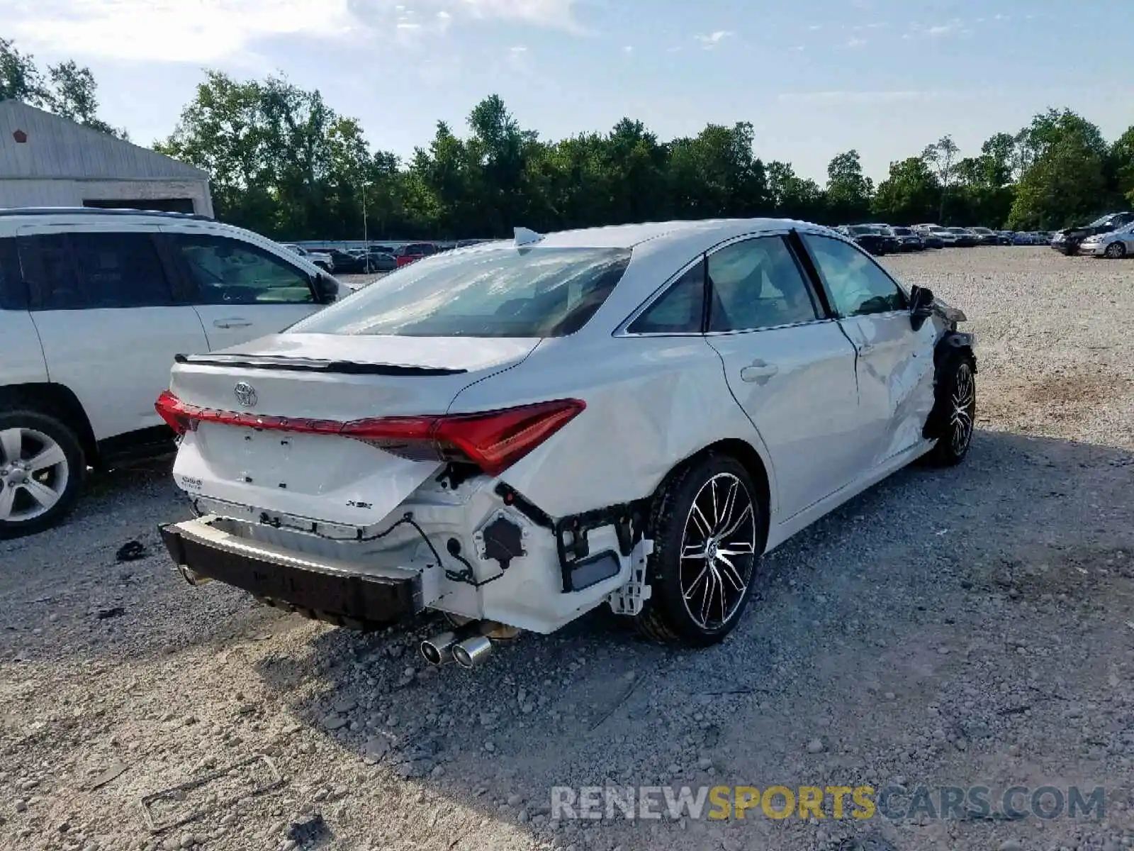 4 Photograph of a damaged car 4T1BZ1FB4KU015136 TOYOTA AVALON 2019