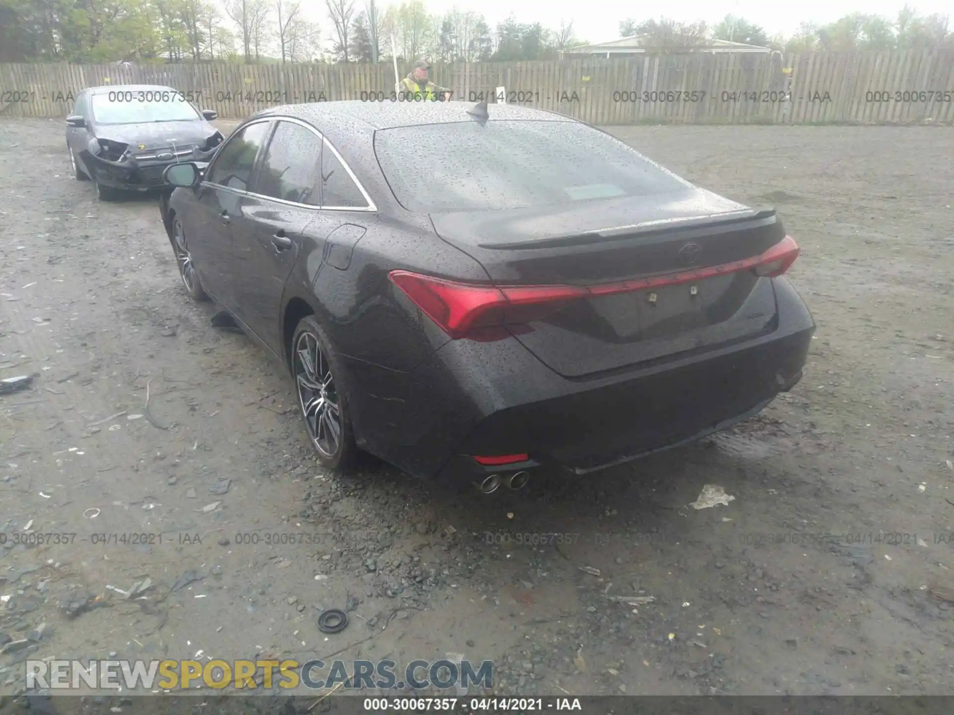 3 Фотография поврежденного автомобиля 4T1BZ1FB4KU015914 TOYOTA AVALON 2019