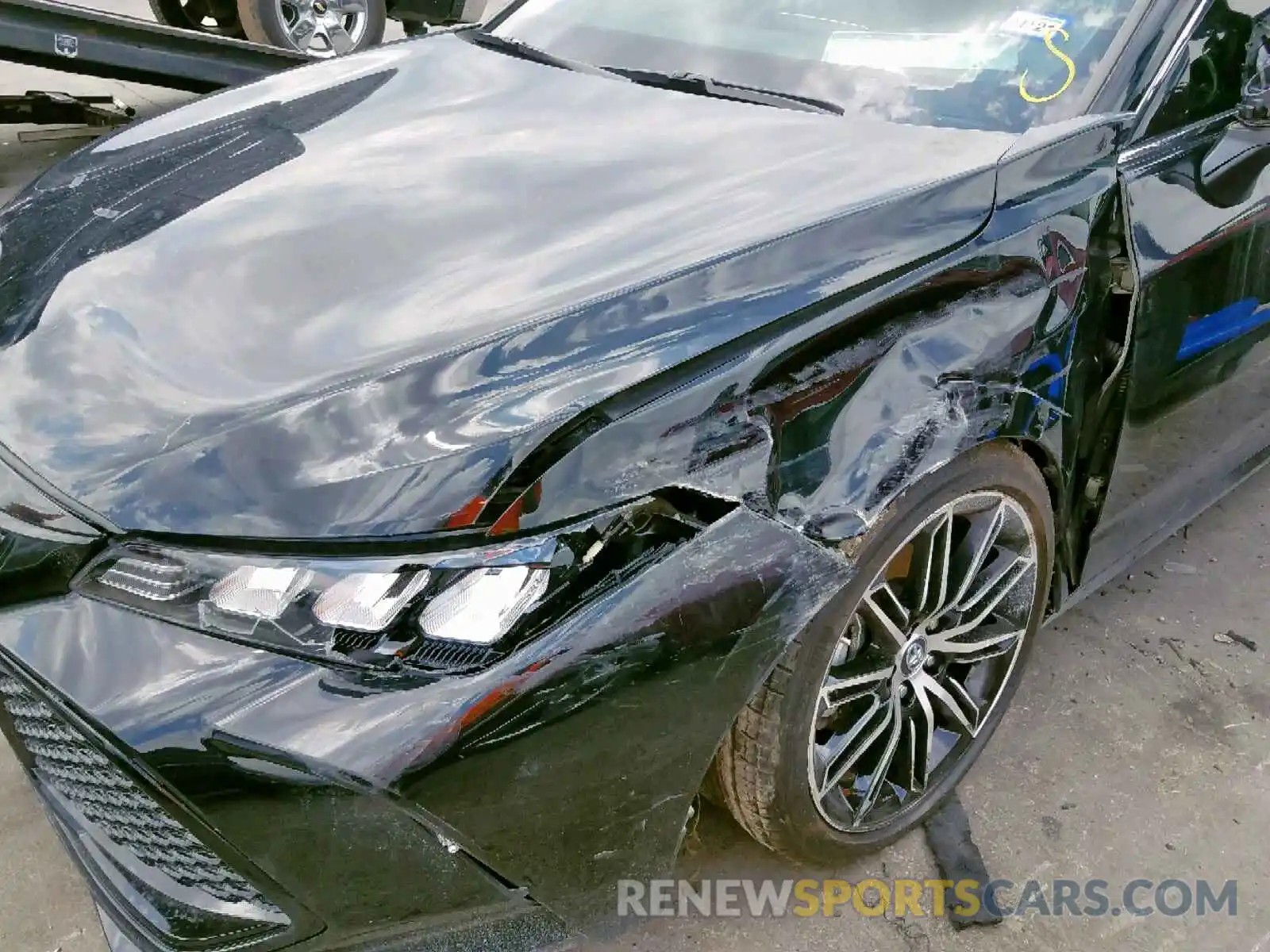 9 Photograph of a damaged car 4T1BZ1FB7KU004390 TOYOTA AVALON 2019