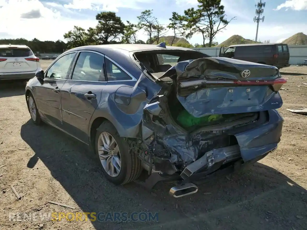 3 Photograph of a damaged car 4T1AZ1FB2LU054921 TOYOTA AVALON 2020