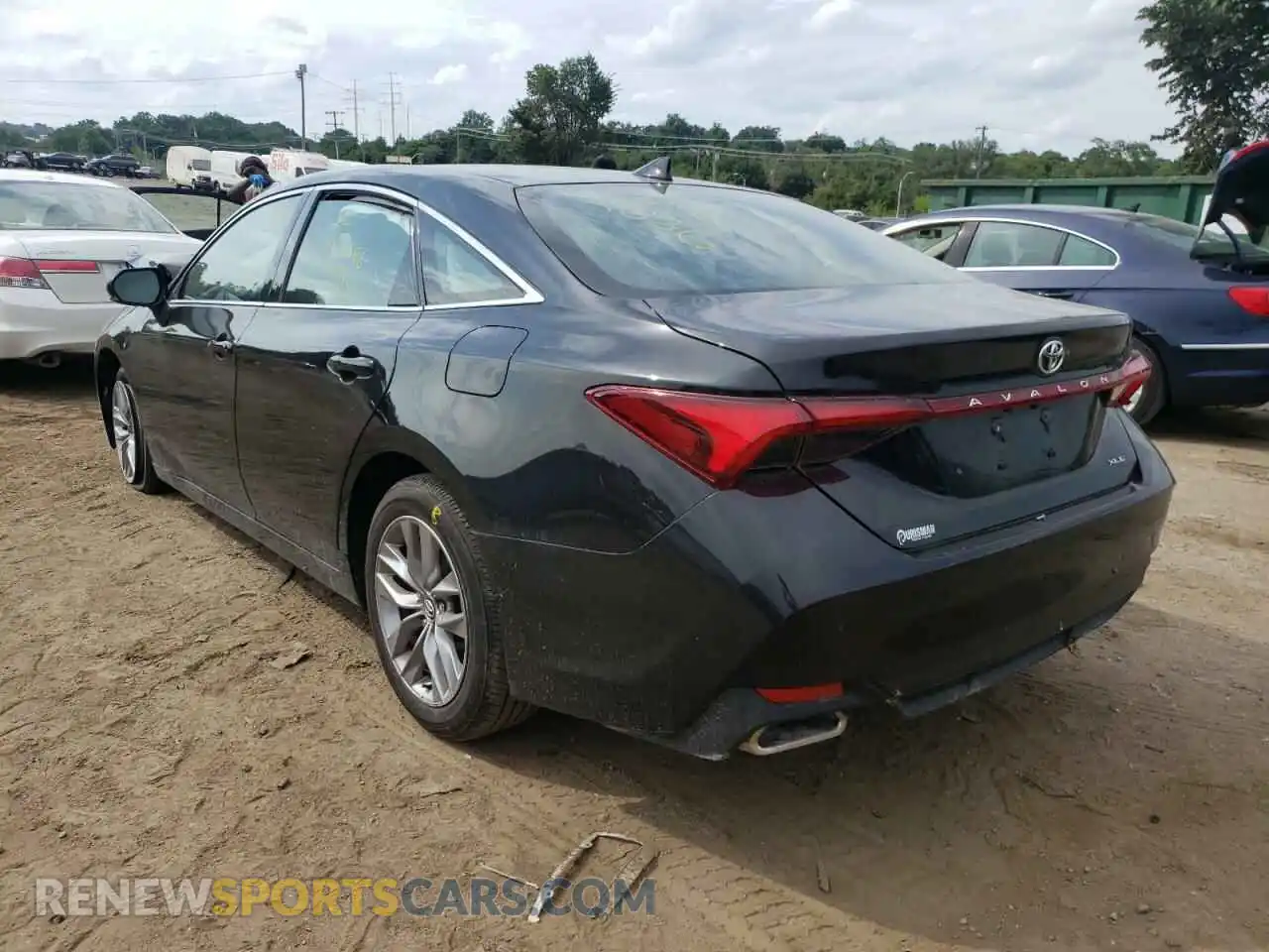 3 Photograph of a damaged car 4T1AZ1FB6LU045882 TOYOTA AVALON 2020