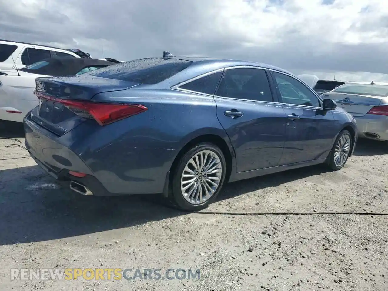 3 Photograph of a damaged car 4T1CZ1FB8LU052437 TOYOTA AVALON 2020
