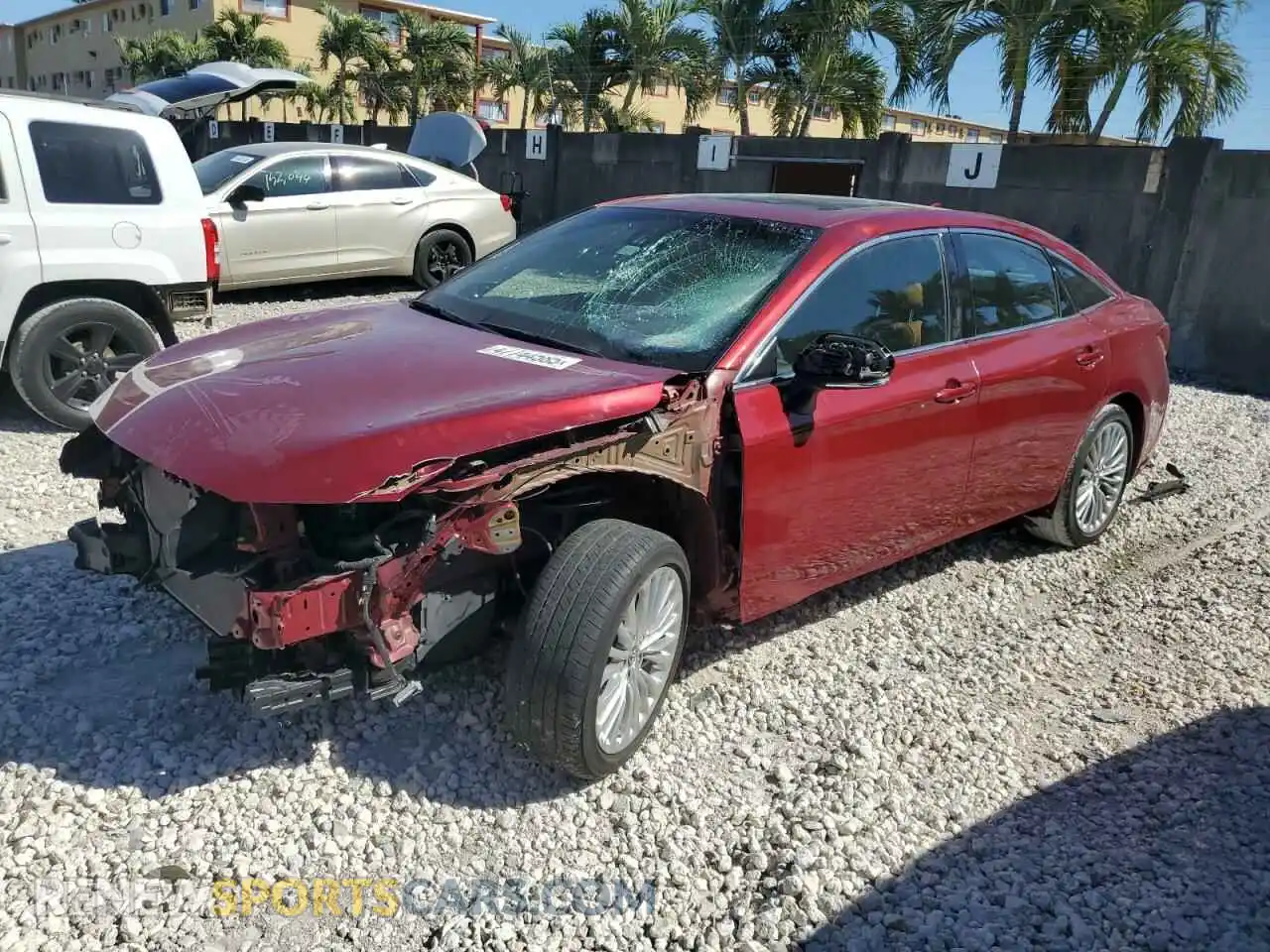 1 Photograph of a damaged car 4T1DZ1FB8LU045685 TOYOTA AVALON 2020