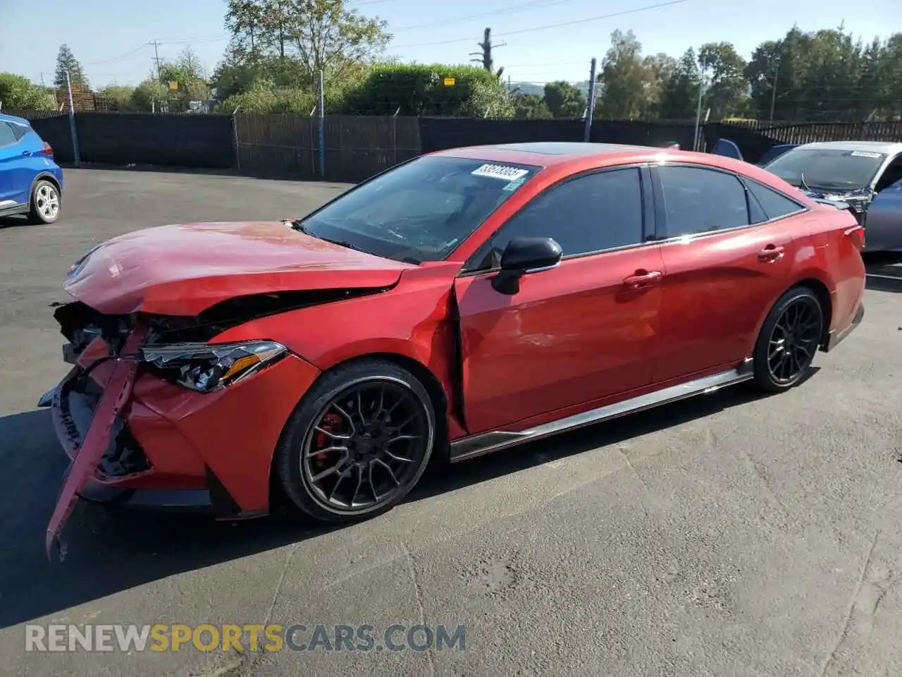 1 Photograph of a damaged car 4T1FZ1FB2LU040863 TOYOTA AVALON 2020